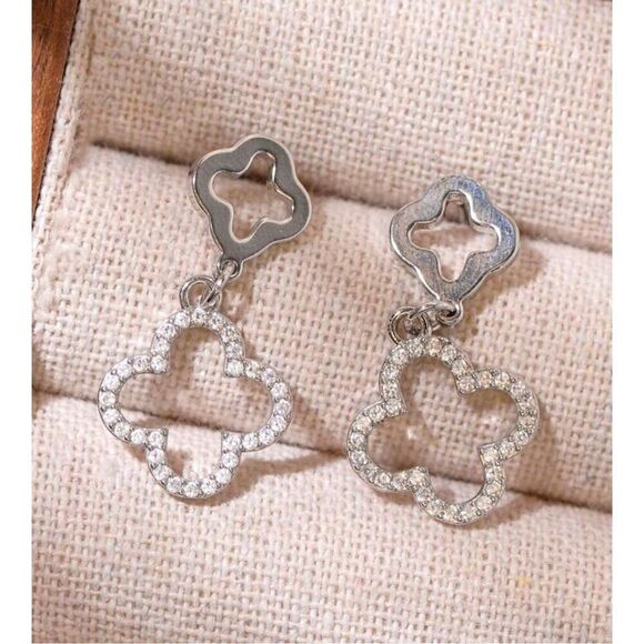 4 Leaf Clover Earrings - Picture 3 of 9